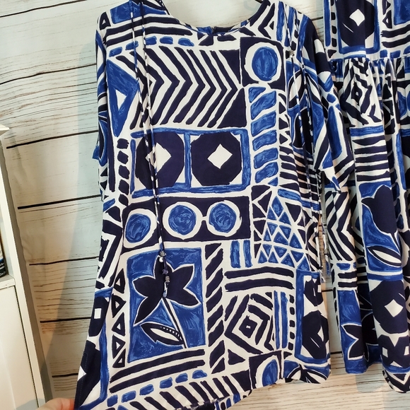 Anthony Mark Hankins | 2 Pc Floral Top & Skirt - Picture 6 of 8